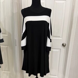 Nina Leonard Black and White Long Sleeve Dress